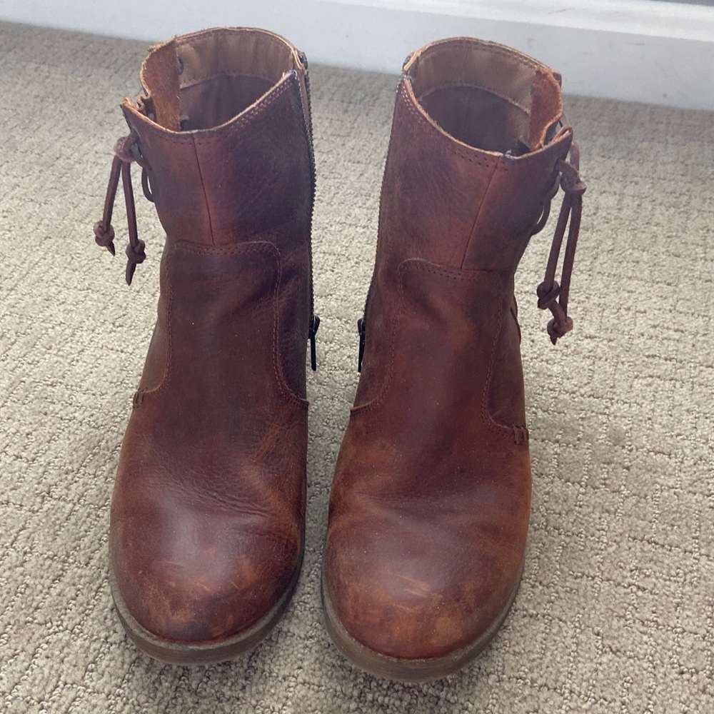 Sperry ankle boots